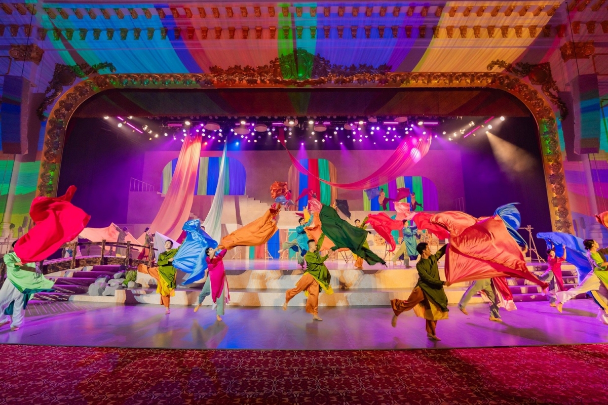Tam đại đỉnh show nghệ thuật bùng nổ tại Vinpearl Nha Trang
